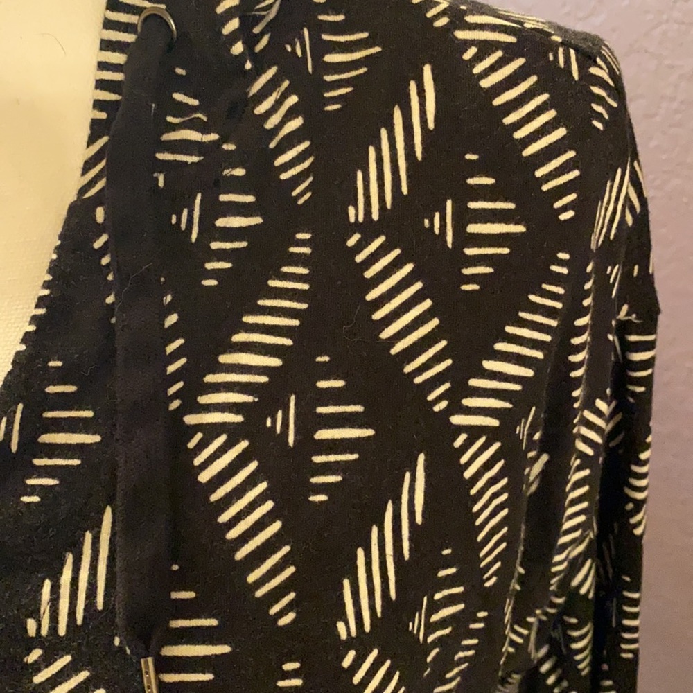 Lovely black white geometric hooded sweater EUC - Picture 4 of 10